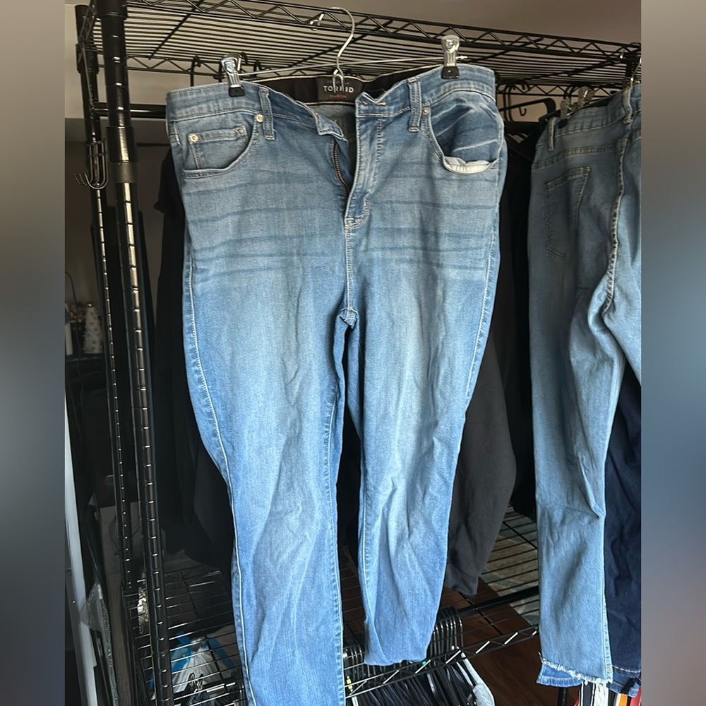 NEVER WORN, TORRID JEANS